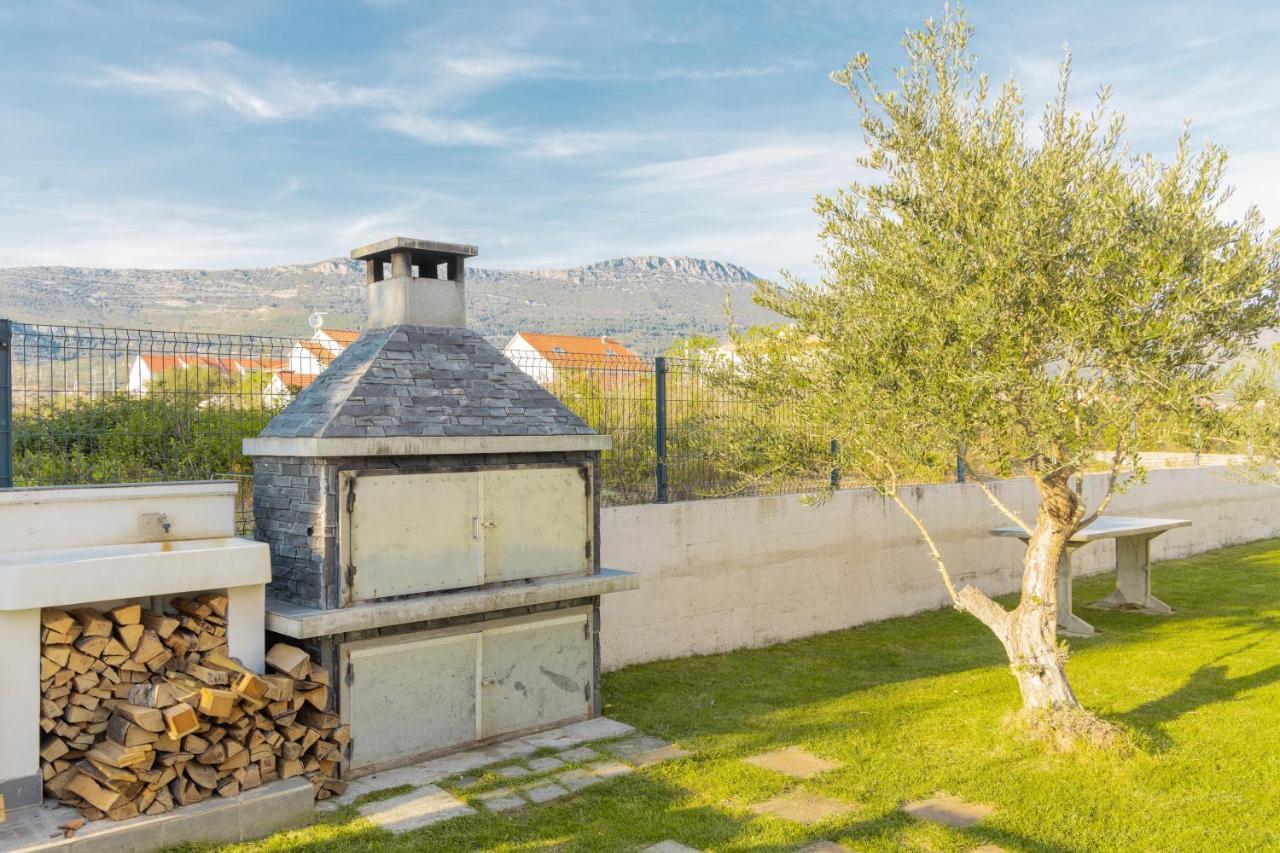 Villa Castelli, Apartment With Pool, คาชเตลา ภายนอก รูปภาพ